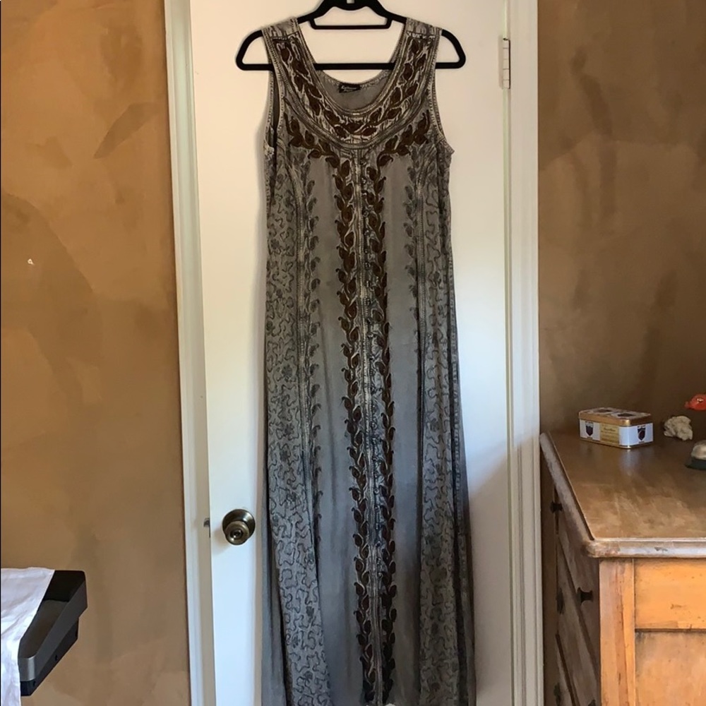 Vintage embroidered midi dress